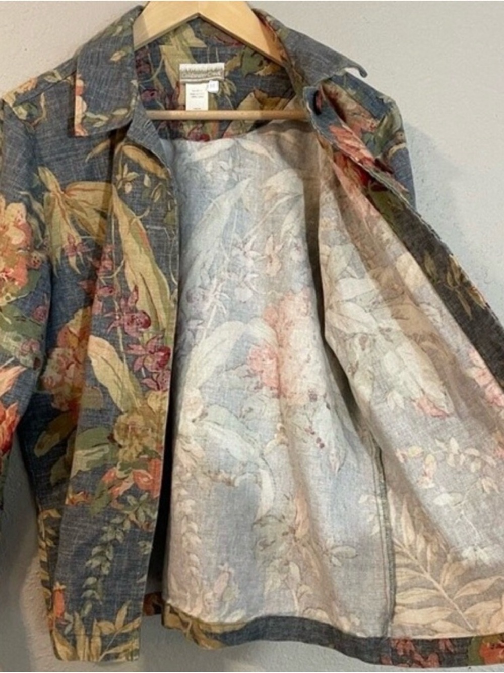 Like New XL Coldwater Creek Floral Button-Front Jacket in Blue and Multi - Picture 3 of 6